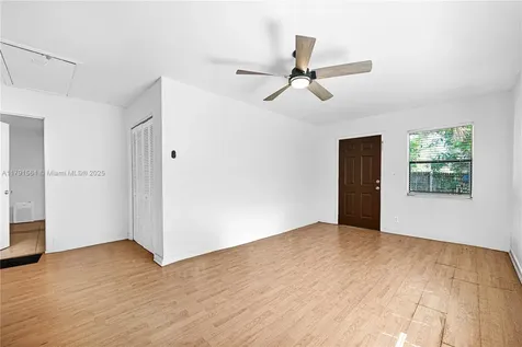 1016 NE 33rd Street Oakland Park FL 33334