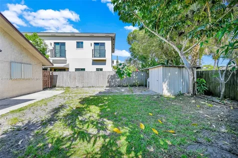 1016 NE 33rd Street Oakland Park FL 33334
