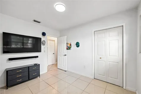 6829 NW 13th Street Plantation FL 33313