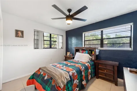 6829 NW 13th Street Plantation FL 33313
