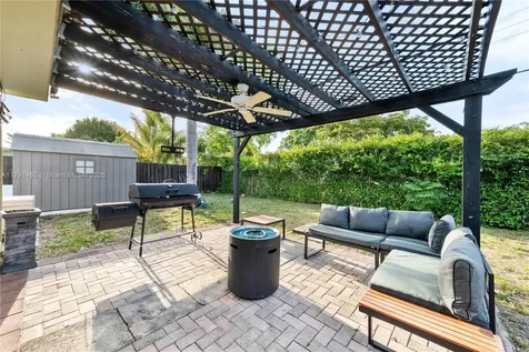 6829 NW 13th Street Plantation FL 33313