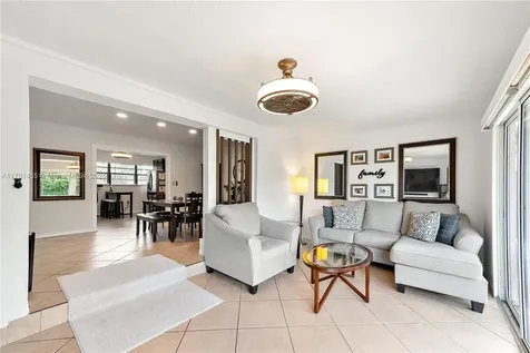 6829 NW 13th Street Plantation FL 33313