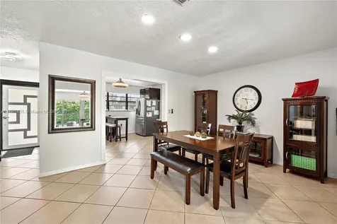 6829 NW 13th Street Plantation FL 33313