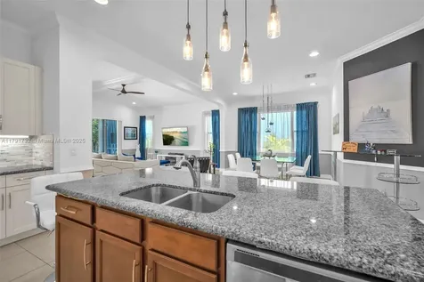 1121 SW 113th Avenue Pembroke Pines FL 33025