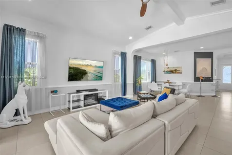 1121 SW 113th Avenue Pembroke Pines FL 33025