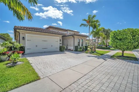1121 SW 113th Avenue Pembroke Pines FL 33025