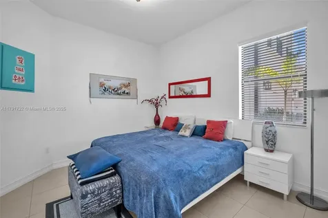 1121 SW 113th Avenue Pembroke Pines FL 33025