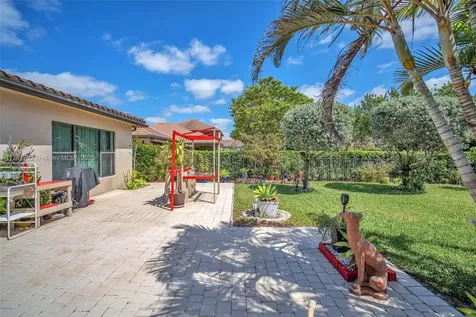 1121 SW 113th Avenue Pembroke Pines FL 33025