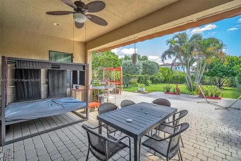 1121 SW 113th Avenue Pembroke Pines FL 33025