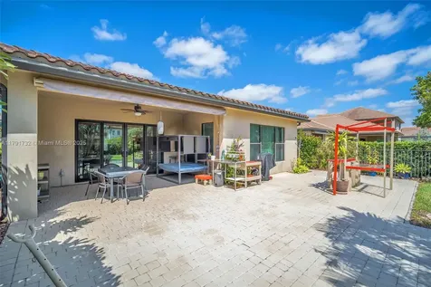 1121 SW 113th Avenue Pembroke Pines FL 33025