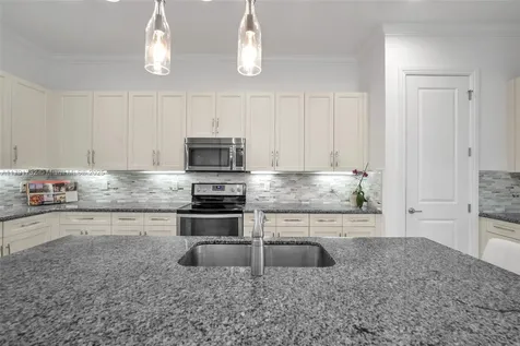 1121 SW 113th Avenue Pembroke Pines FL 33025