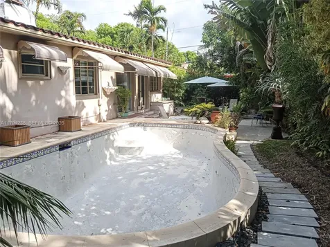 4187 S Le Jeune Road Miami FL 33146