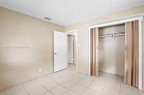 5810 NW 82nd Terrace Tamarac FL 33321