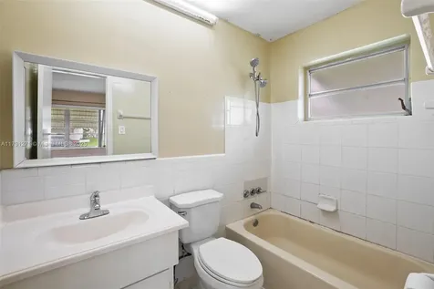 5810 NW 82nd Terrace Tamarac FL 33321