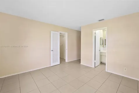 5810 NW 82nd Terrace Tamarac FL 33321