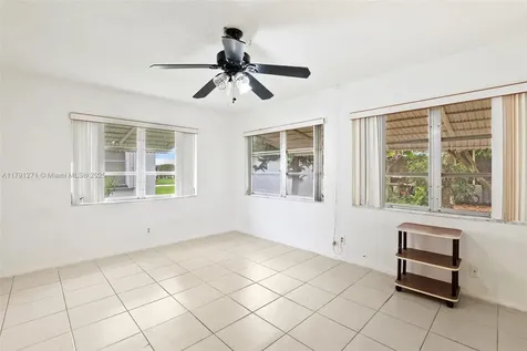 5810 NW 82nd Terrace Tamarac FL 33321