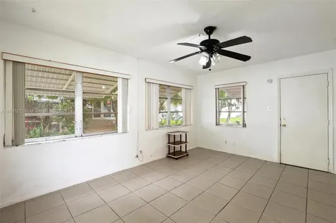 5810 NW 82nd Terrace Tamarac FL 33321