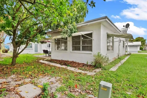 5810 NW 82nd Terrace Tamarac FL 33321