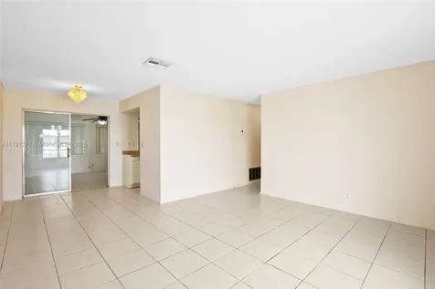5810 NW 82nd Terrace Tamarac FL 33321