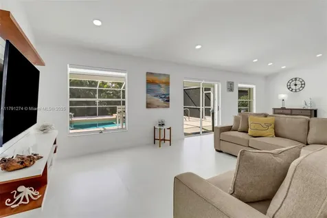 172 Plantation Circle Naples FL 34104