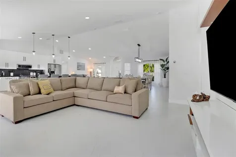 172 Plantation Circle Naples FL 34104