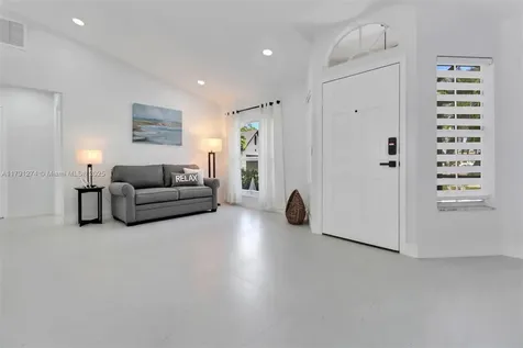 172 Plantation Circle Naples FL 34104
