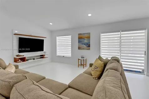 172 Plantation Circle Naples FL 34104
