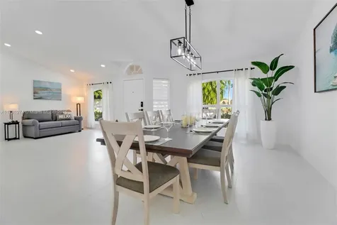 172 Plantation Circle Naples FL 34104