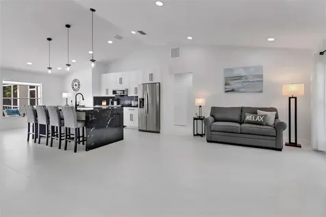 172 Plantation Circle Naples FL 34104