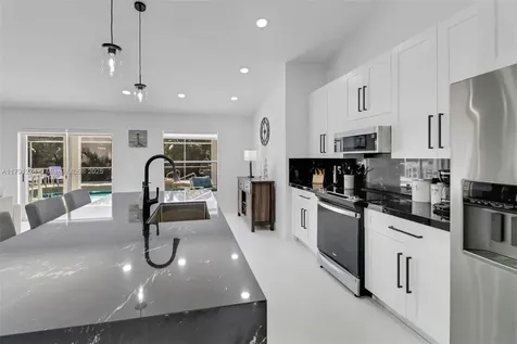 172 Plantation Circle Naples FL 34104