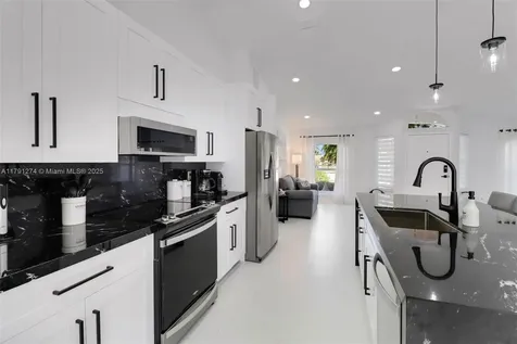 172 Plantation Circle Naples FL 34104