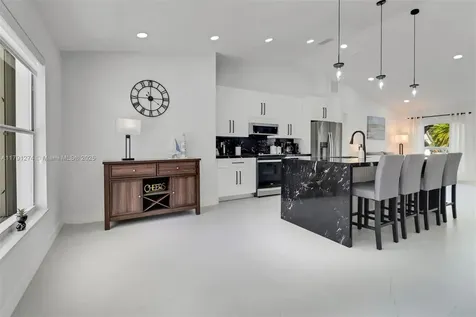172 Plantation Circle Naples FL 34104