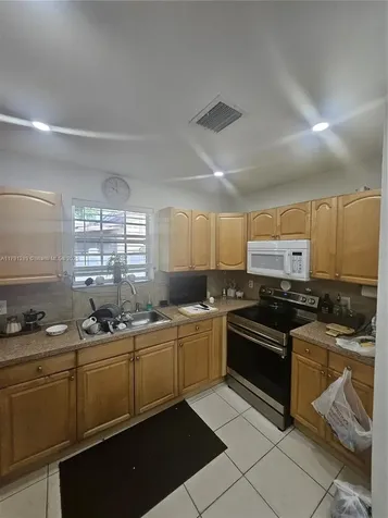 3028 NW 95th Street Miami FL 33147