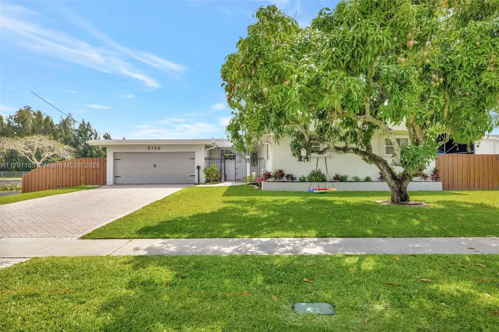 5136 SW 90th Avenue Cooper City FL 33328