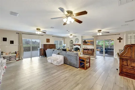 5136 SW 90th Avenue Cooper City FL 33328