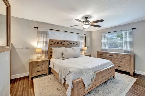5136 SW 90th Avenue Cooper City FL 33328