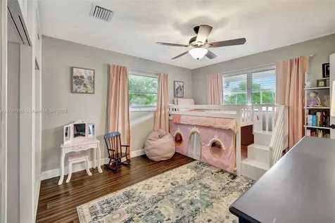 5136 SW 90th Avenue Cooper City FL 33328