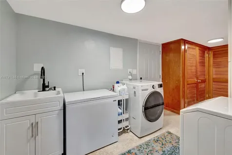 5136 SW 90th Avenue Cooper City FL 33328