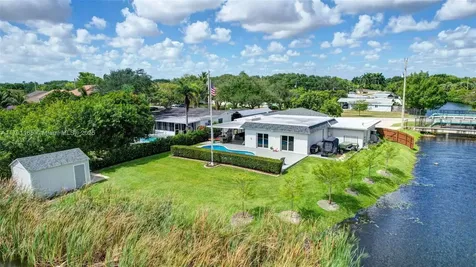5136 SW 90th Avenue Cooper City FL 33328