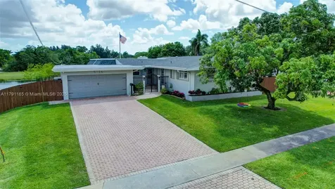 5136 SW 90th Avenue Cooper City FL 33328