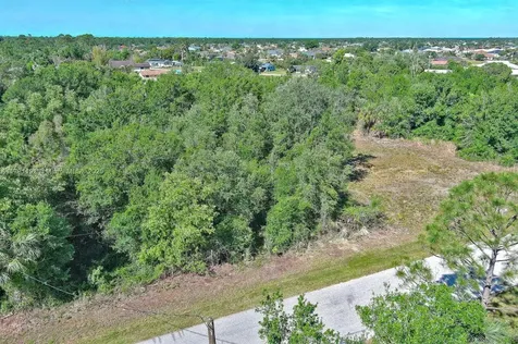11117 1st Avenue Punta Gorda FL 33955
