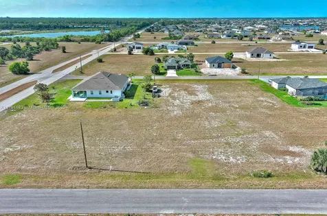 4008 NW 38th Lane Cape Coral FL 33993
