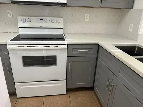 7985 NW 8th Street Miami FL 33126