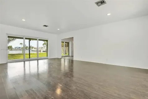 2019 NE 31st Avenue Fort Lauderdale FL 33305