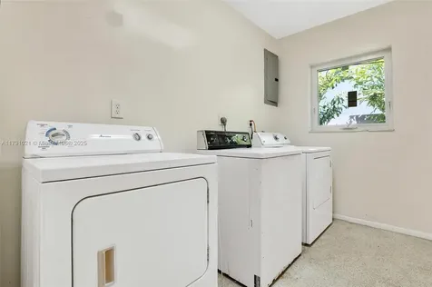 2019 NE 31st Avenue Fort Lauderdale FL 33305