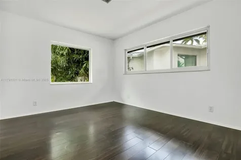 2019 NE 31st Avenue Fort Lauderdale FL 33305