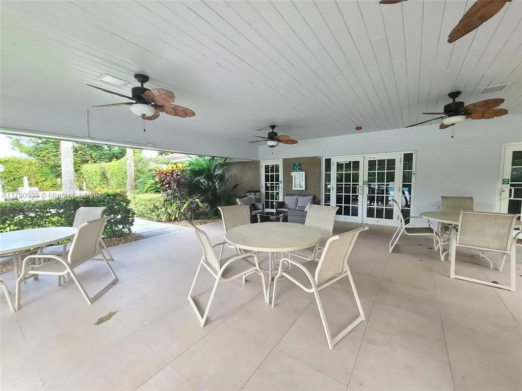 4020 W Palm Aire Drive Pompano Beach FL 33069