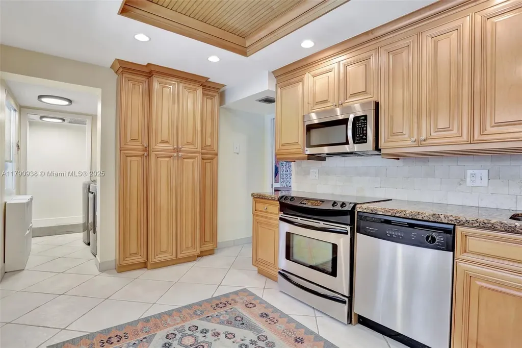 4020 W Palm Aire Drive Pompano Beach FL 33069
