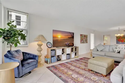 4020 W Palm Aire Drive Pompano Beach FL 33069