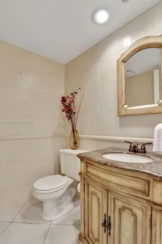 4020 W Palm Aire Drive Pompano Beach FL 33069